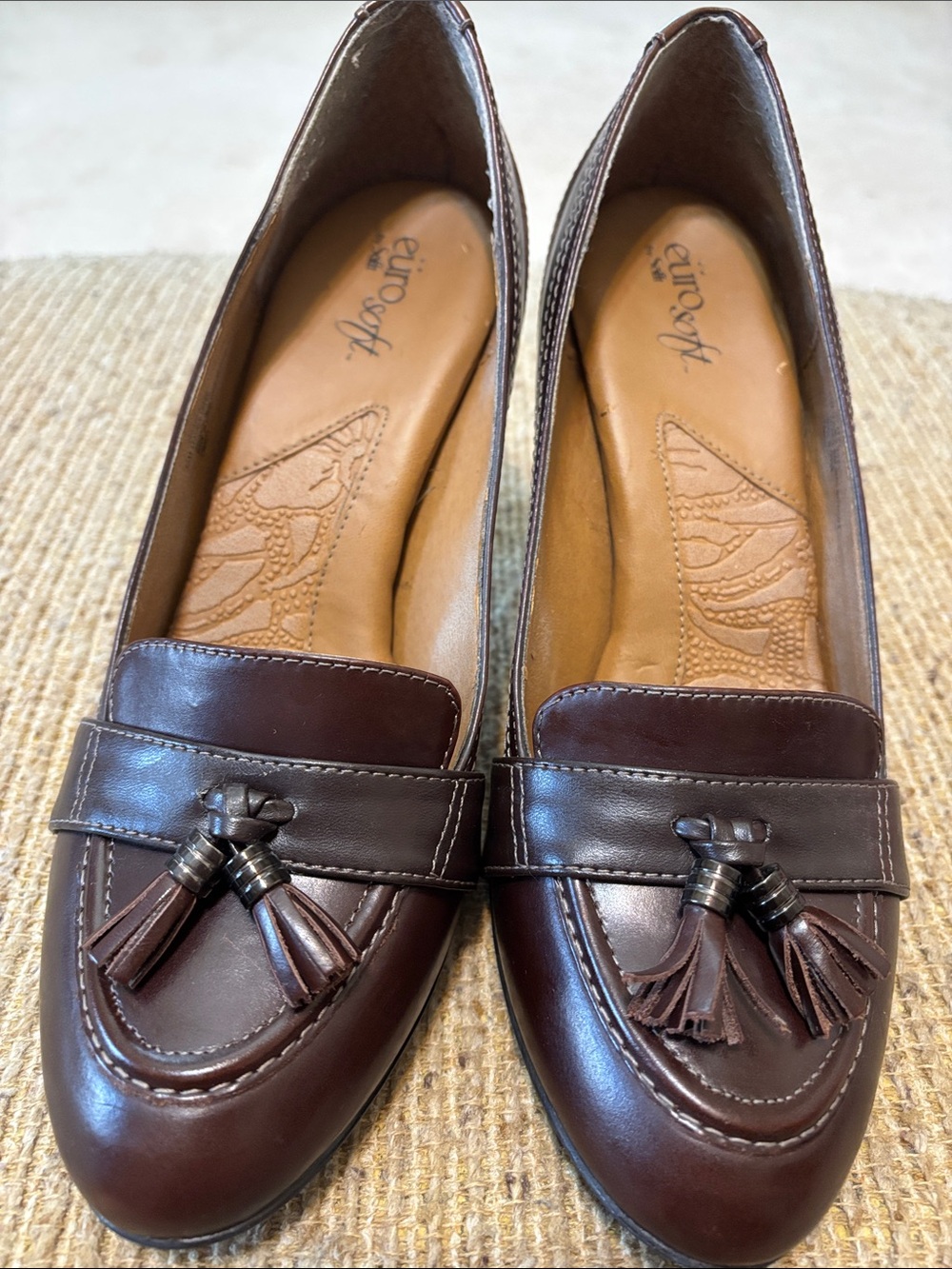 Classic Brown Leather Tassel Mid-Heel Loafers